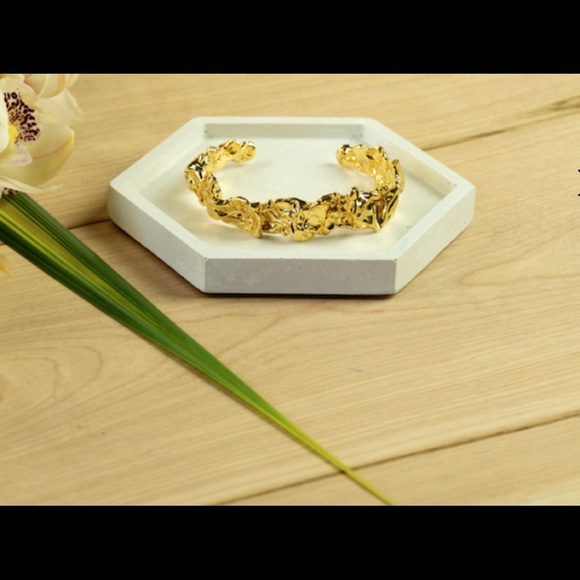 Amber Spears Emery Cuff Bracelet - Picture 5 of 6